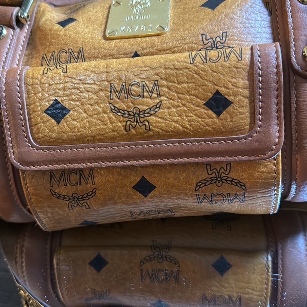 !!!!SOLD!!!! MCM Tan and Brown Satchel with Iconic Monogram - Picture 6 of 17